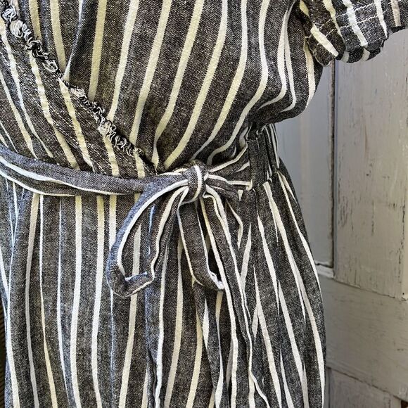 SUSINA, BALCK AND WHITE STRIPPED DRESS. Size M - Picture 3 of 7